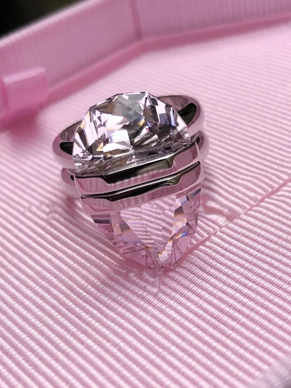 New! SWAROVSKI Lucent Ring PINK